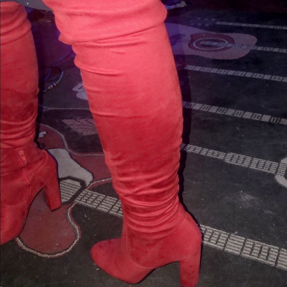 Red knee high heels size 8 - Picture 3 of 4